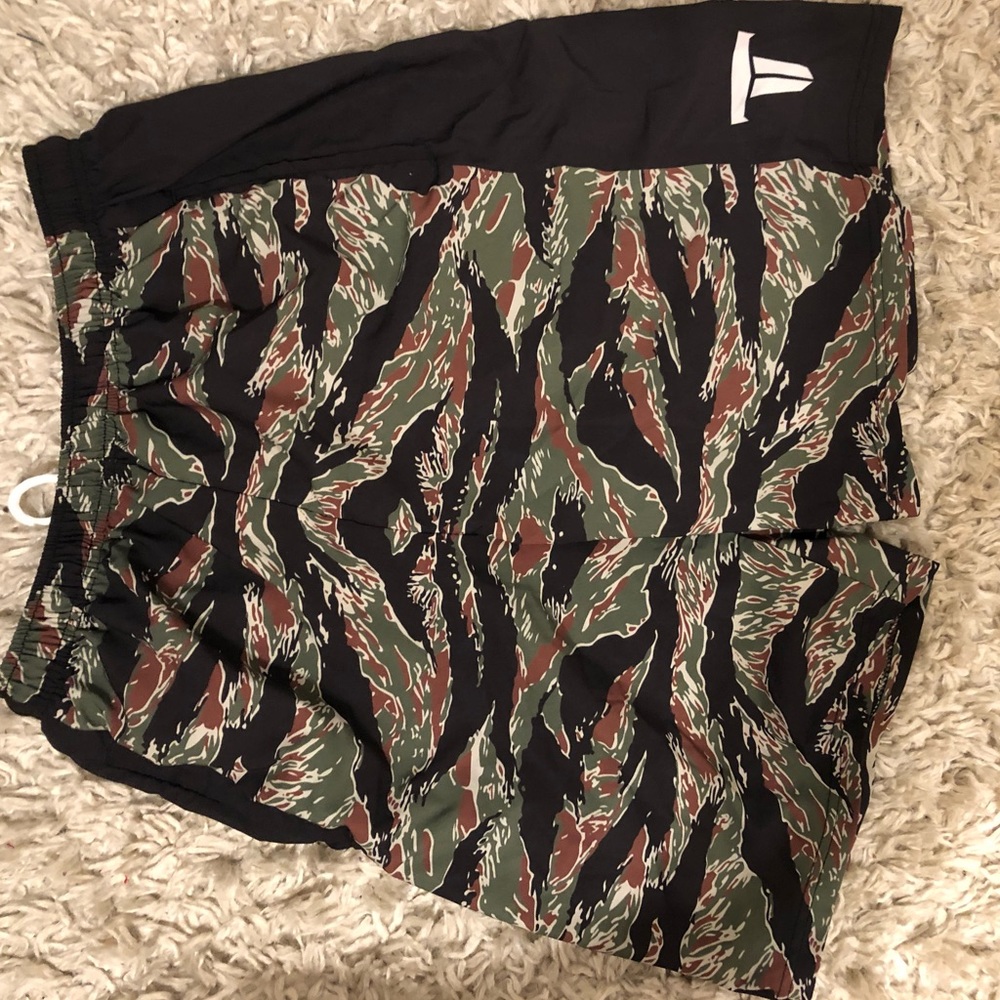 Throne lacrosse camo shorts